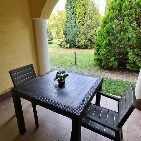 公寓 Mediterran With Pool 希欧福克