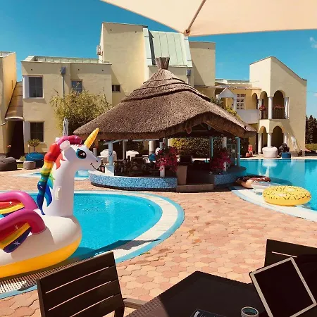 公寓 Mediterran With Pool