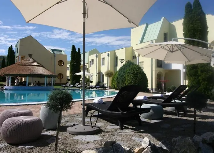 公寓 Mediterran With Pool 希欧福克