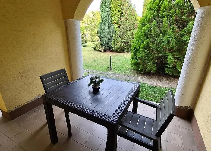 公寓 Mediterran With Pool 希欧福克