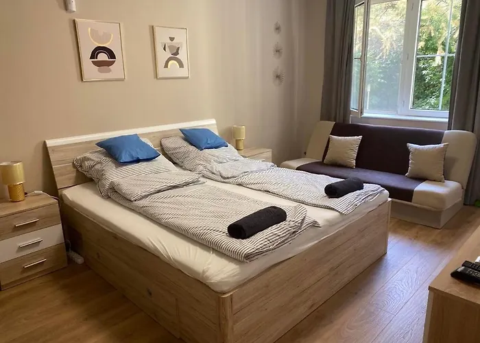 Mediterran With Pool 希欧福克