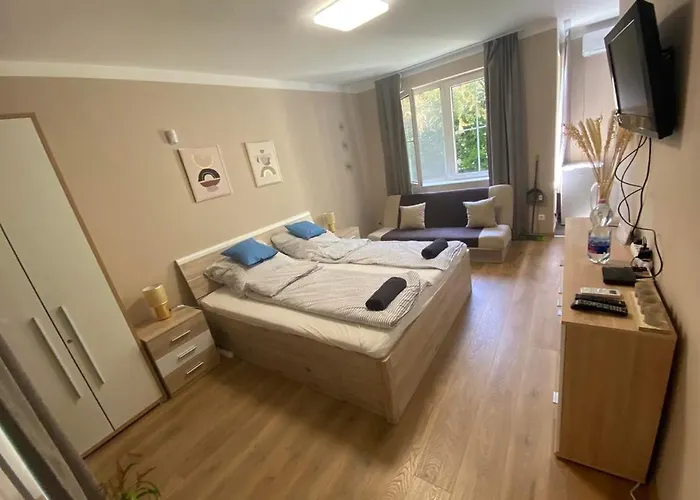 Mediterran With Pool 希欧福克