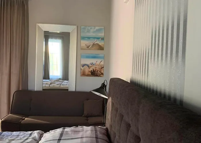 Mediterran With Pool 公寓